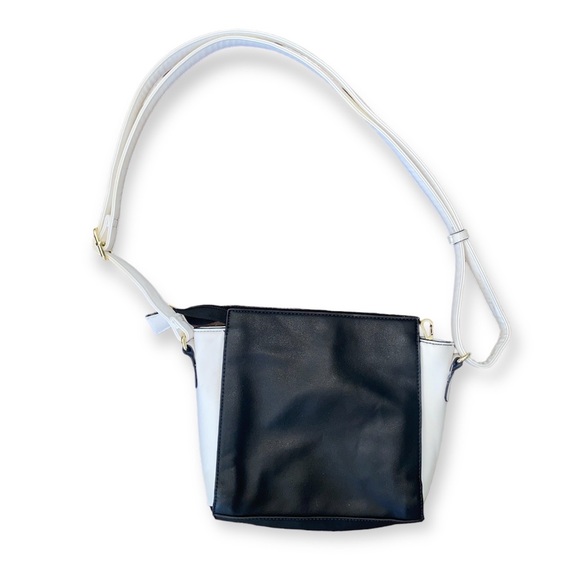 BLACK/WHITE SATCHEL - Picture 2 of 2